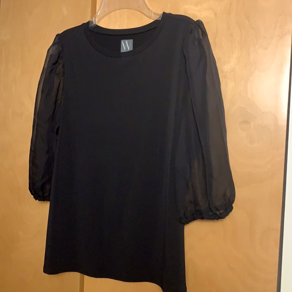 Worthington top, shear sleeves. Never worn. From J C Penny paid 38.00